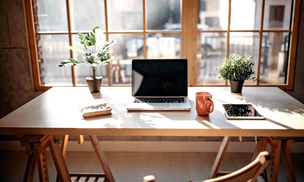 Home Office Design Ideas for Your Cozy Cabin Retreat