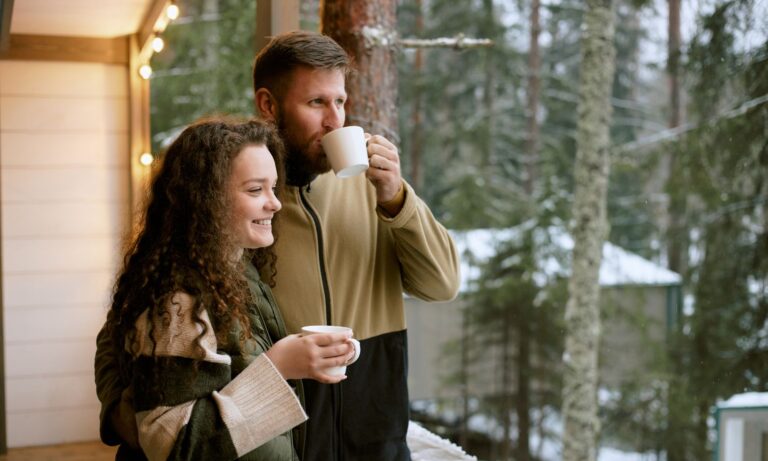 Why Couples Are Choosing Log Homes for Weekend Escapes