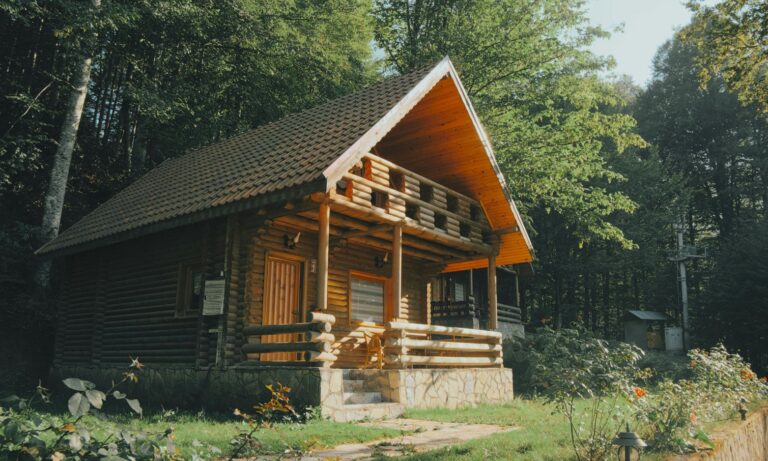 Small cabin designs that deliver big comfort